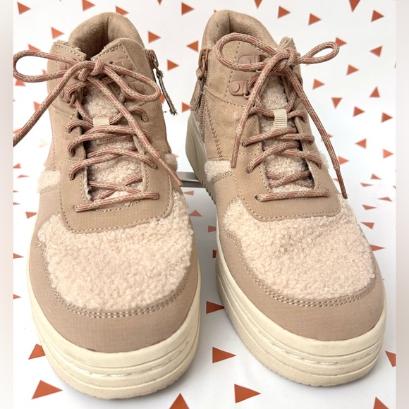 Dr. Scholl's Even Up Shearling Lace-Up inside Zippers Sneaker Booties Lt. Pink 8 - Picture 3 of 10